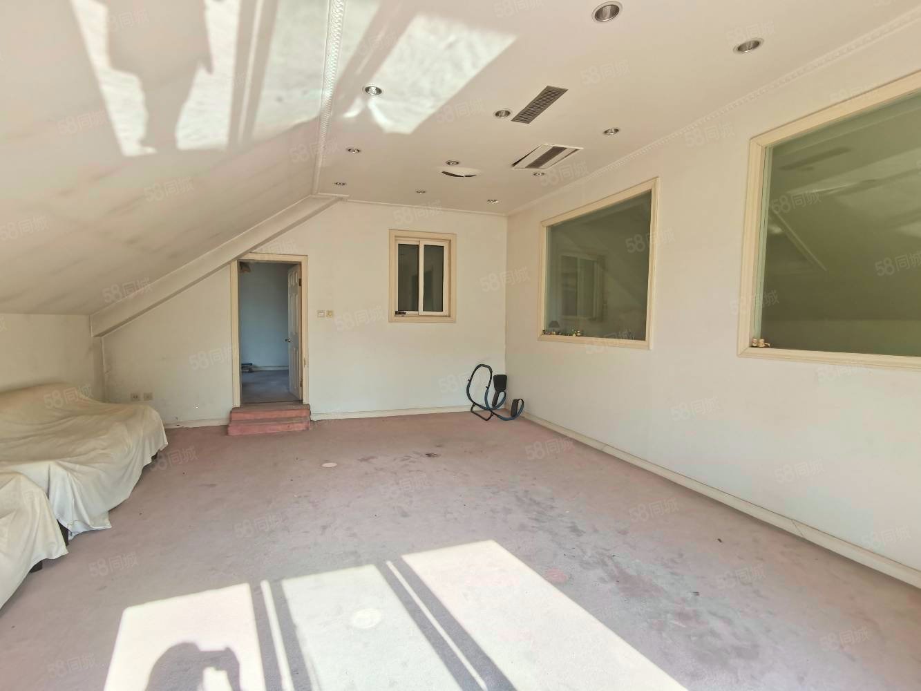 楓露皇苑8室3廳4衛(wèi)432.7㎡南北1600萬