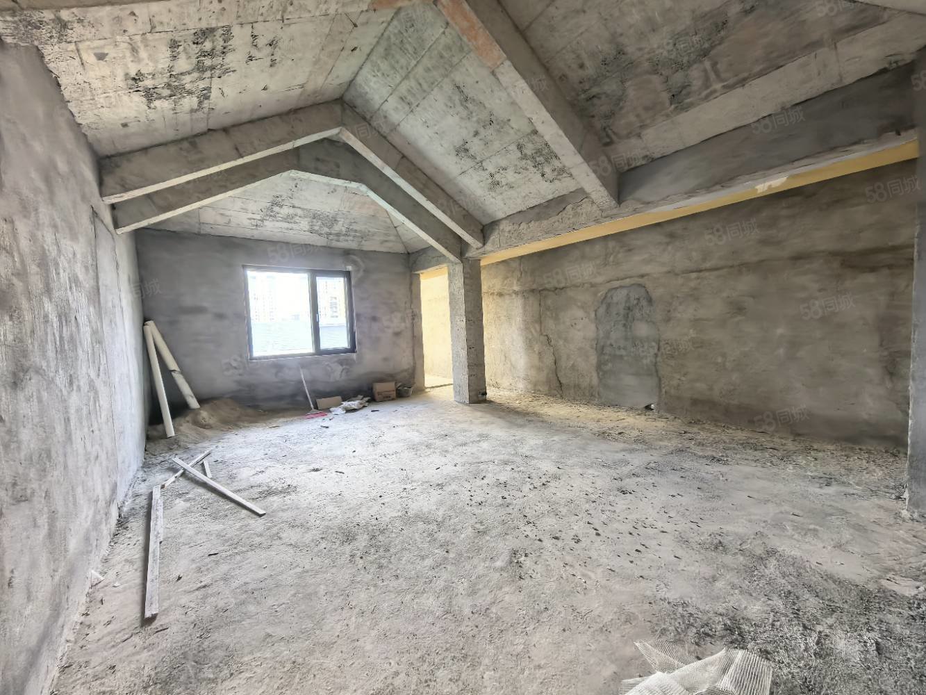 秀江印象7室2厅2卫280㎡南北138万