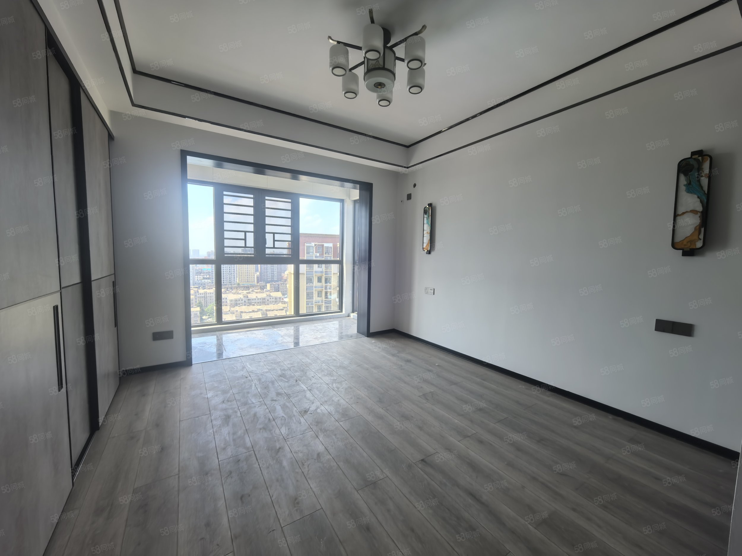 华隆公馆4室2厅2卫110㎡南北59万