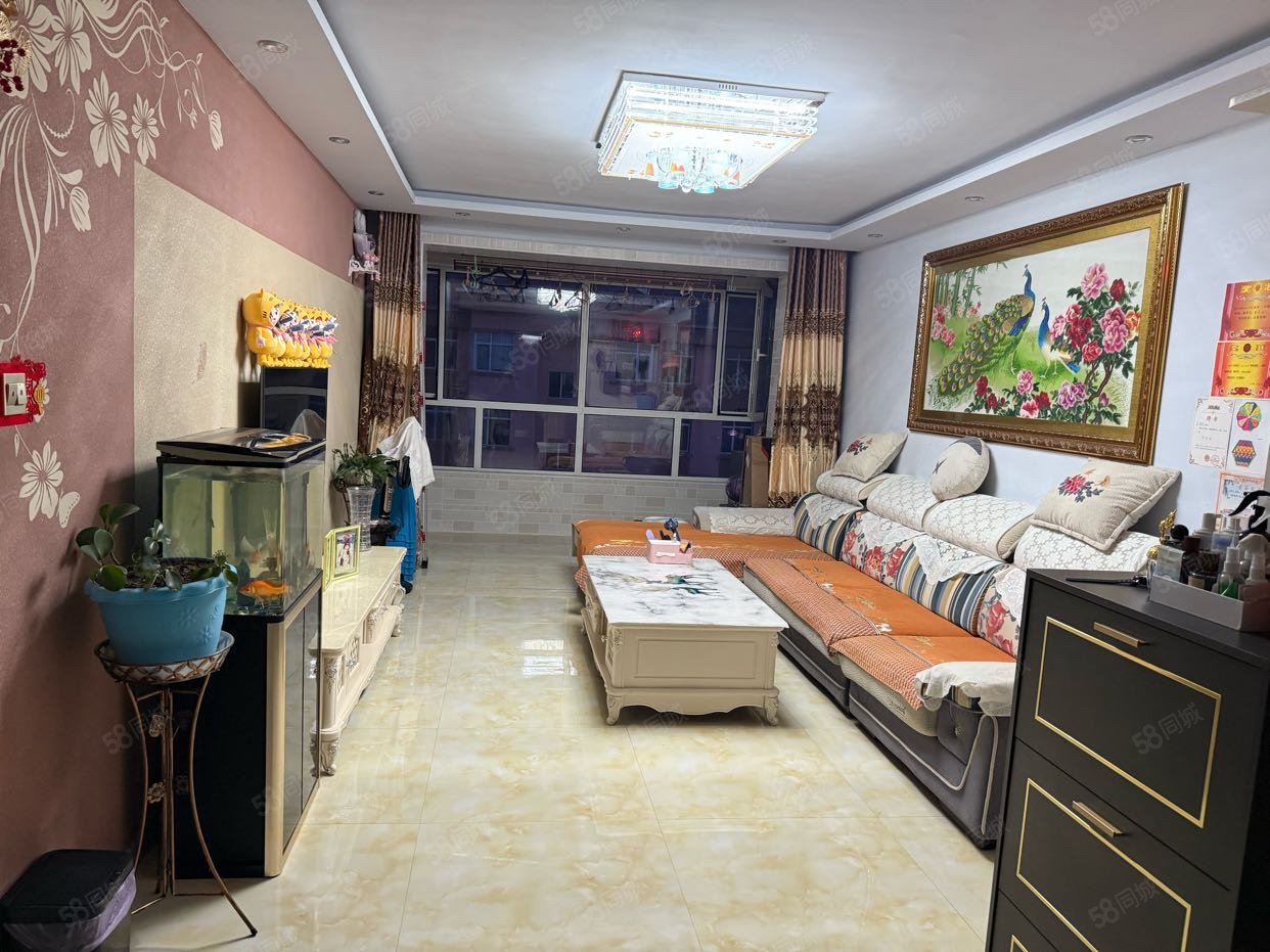 东方新天地2室2厅1卫90㎡南北28万