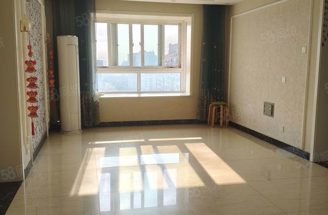 天汇中央公馆 小区容积率低 四室两卫电梯好楼层 带车位储藏室