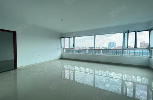 锦绣新都荟 中间楼层采光好 满二 双卫格局 商品房 次新房