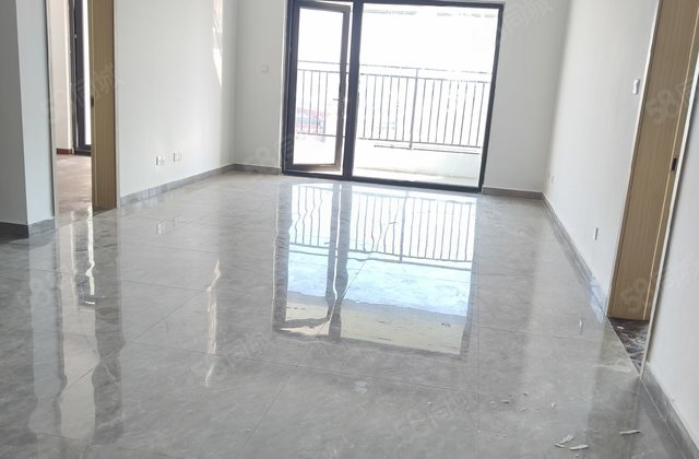 带车位 137平 4居室 总高16层 儒辰辰悦 152万带储