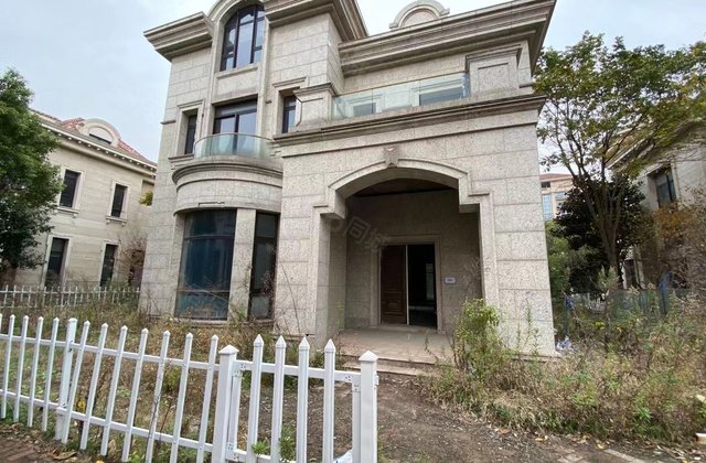 美兰湖高端别墅区 新出豪装联排别墅 景观位置 大花园 急售