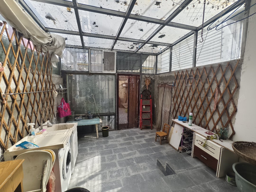 沿河小区2室2厅1卫60㎡南42万