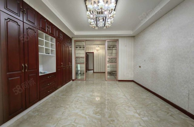 凡尔赛颐阁(凡尔赛观邸)3室3厅152.86㎡115万二手房图片