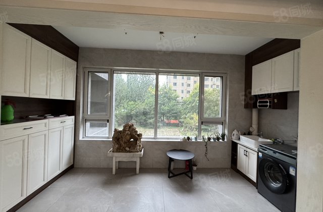 莲湖大厦 昌润连城 4室2卫，带子母车位储