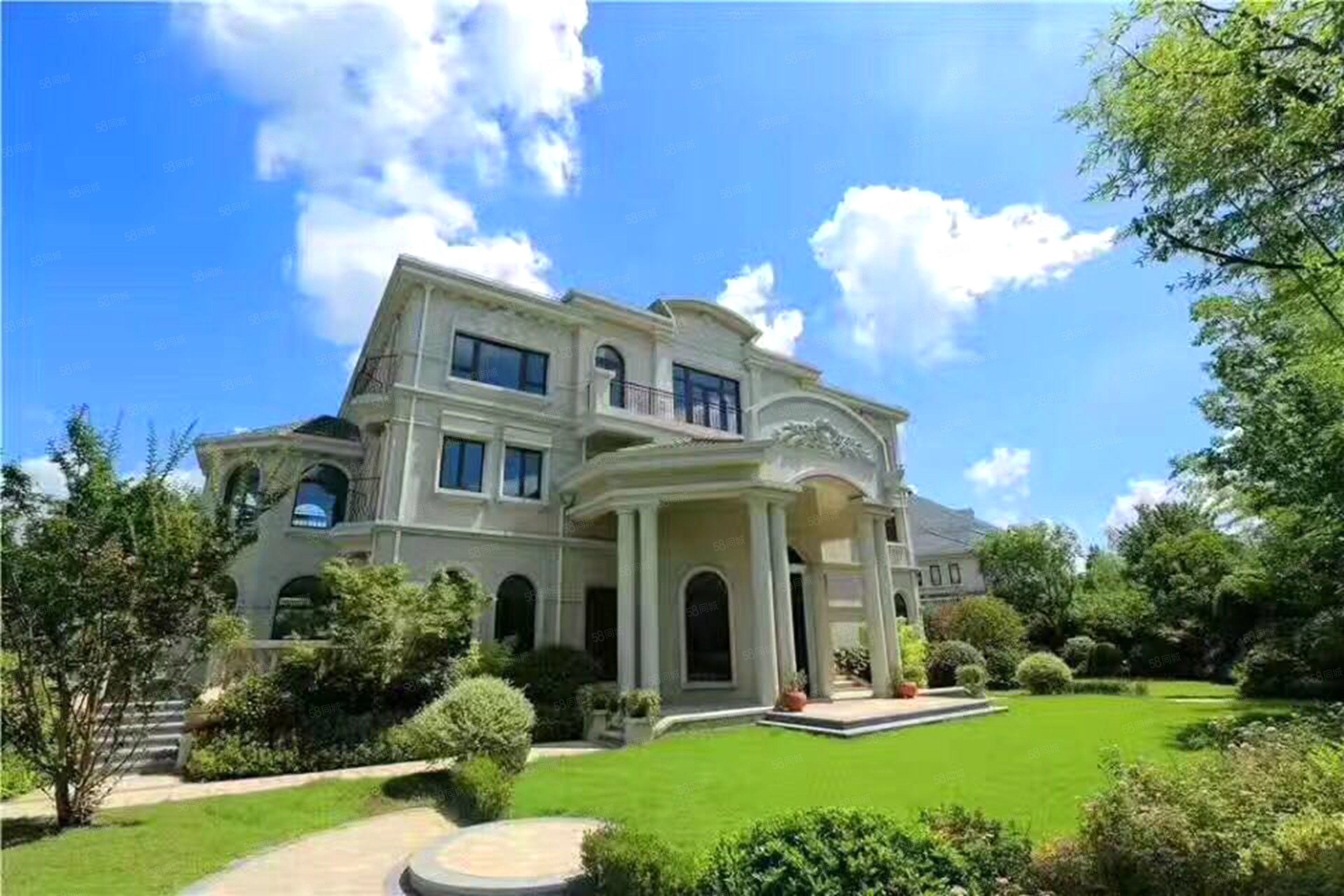 云湖御墅4室2厅3卫138㎡南420万