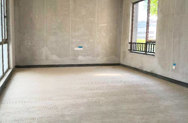 金科博翠山5室2厅240.66㎡400万二手房图片