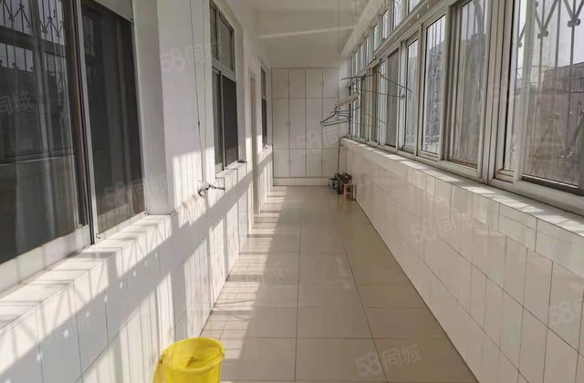 单价5000多！江山印建设路  ，三室朝阳超大阳台