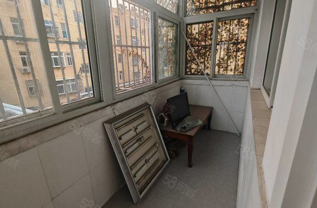 东昌总校市政府家属院 66 万  中间楼层 精装可按揭