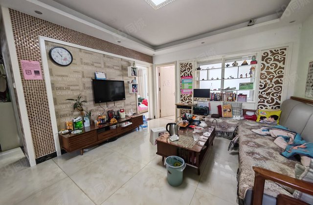 龙湾二期 电梯洋房 精装修 3室车位 储藏室 免大税