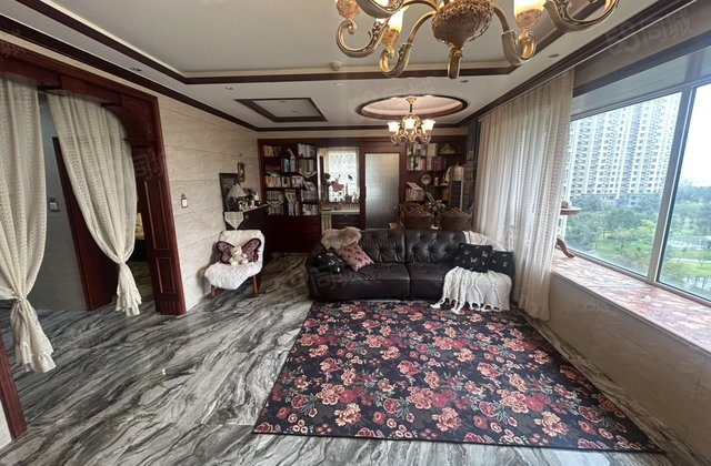 昌润莲城，豪华装修带家具家电，东边户，附近莲湖湾，莲湖新城