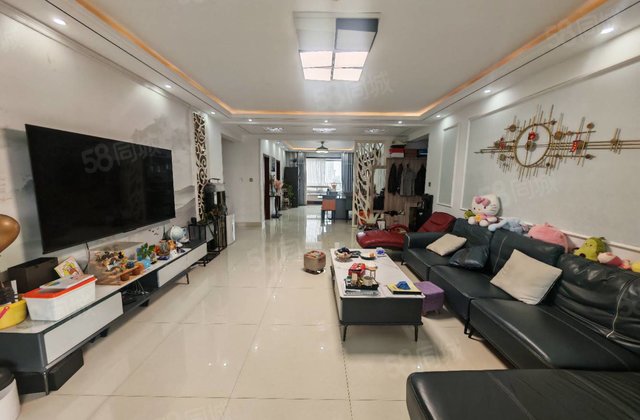 大三居，送车位储藏室，新一中外国语，急售，南北通透。