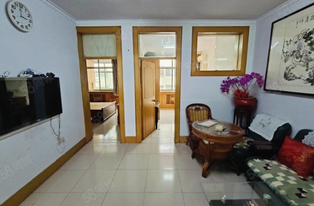 紧邻兴华路小學 东昌中学！市委家属院多层三楼三室！管理好停车