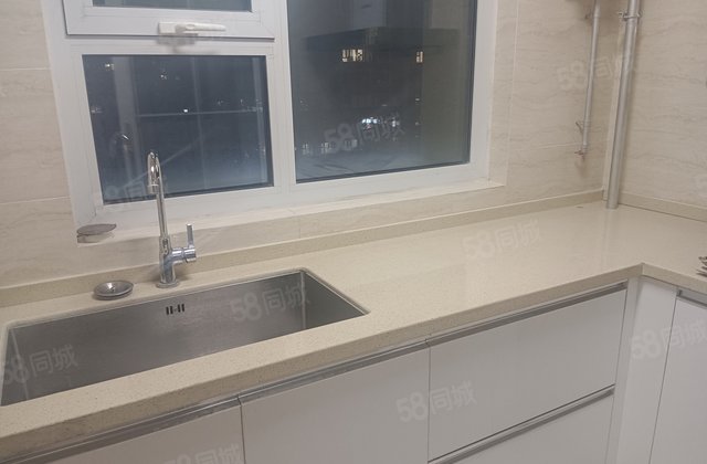 ! 星光清水湾 精装可拎包入住 近医院 板楼 房东诚心卖