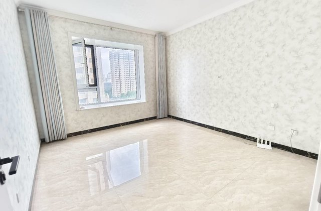 边户!  ! ！ 三室双卫  昌润莲城瑞荷园 送车储 免大税