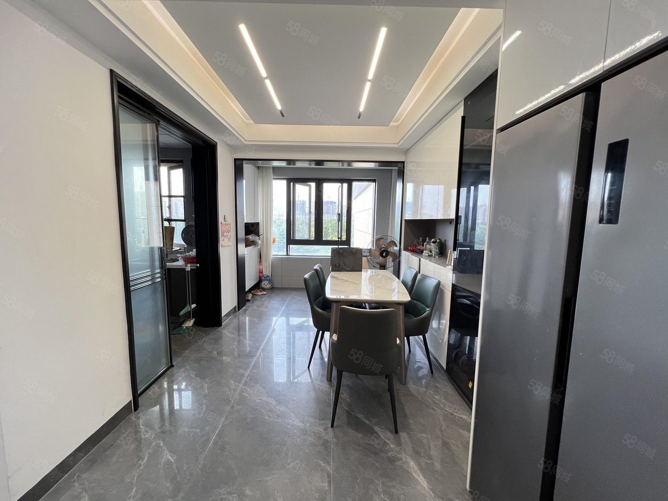 皖新江山樾3室2厅2卫118㎡南北82万