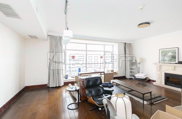 通用时代国际公寓4室2厅240㎡1700万二手房图片