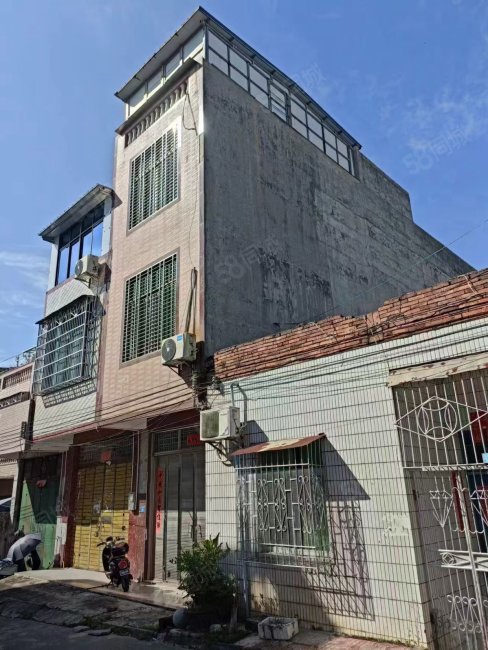 文贤四里住宅4室2厅3卫211㎡南110万