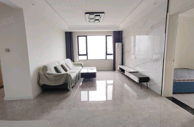 百合新城急售，南北通透全明户型