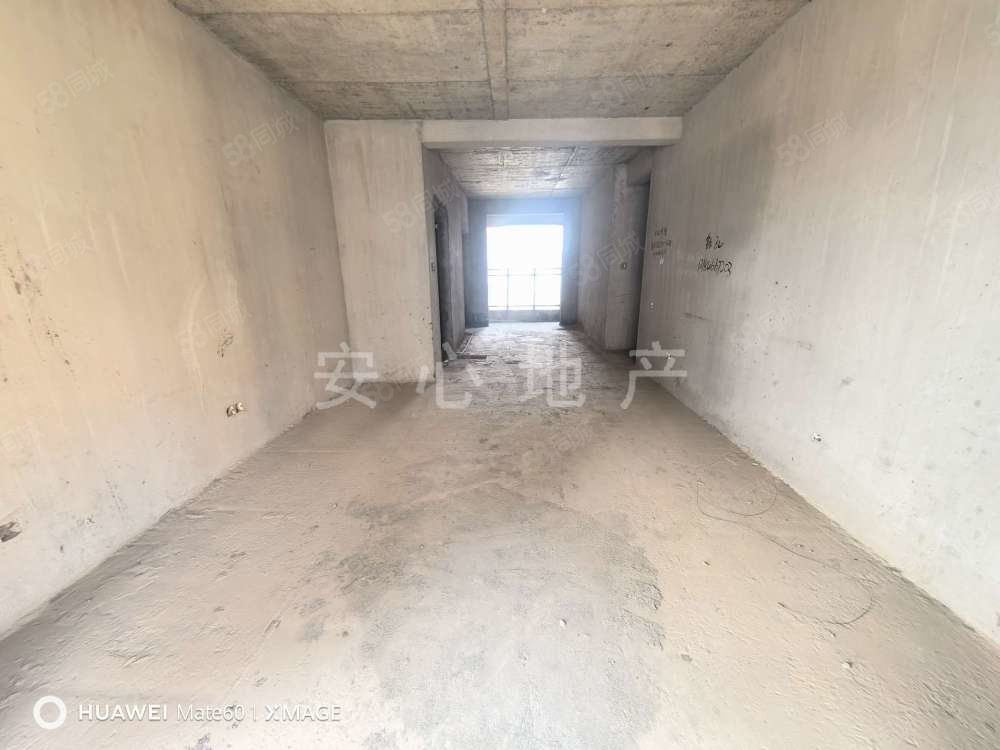 东湖花苑3室2厅1卫120㎡南北96万