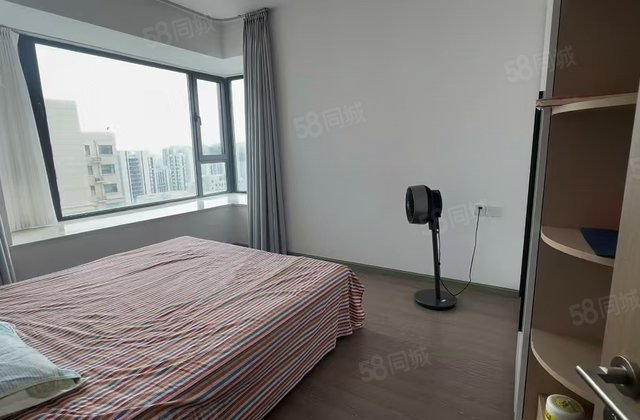 急售度假区民生凤凰城十七号院3居带车位112平74.8万