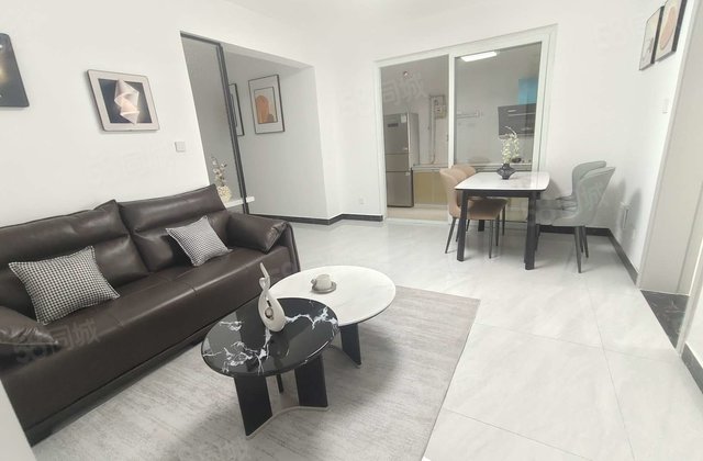 御景王宅 房龄新 产权清晰 正南朝向 有电梯 精装好房