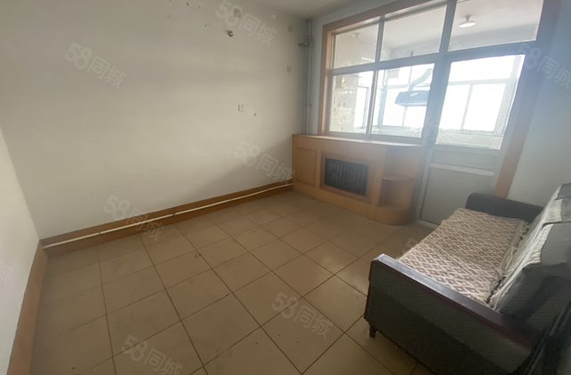 兴华路 对过1楼带院 带配方 独门独院东昌中学