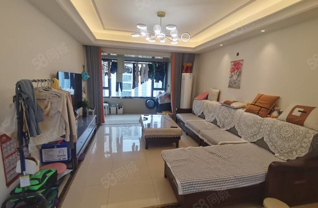 出行方便 双卫生间 南北通透 楼层好 小三居 次新小区