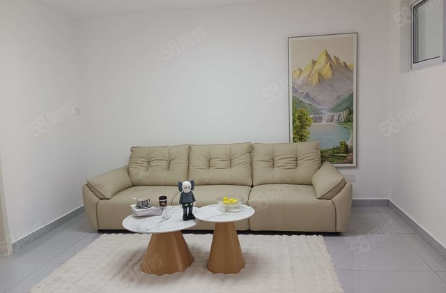 县医院家属院    文轩   精装修   免大税  随时可看