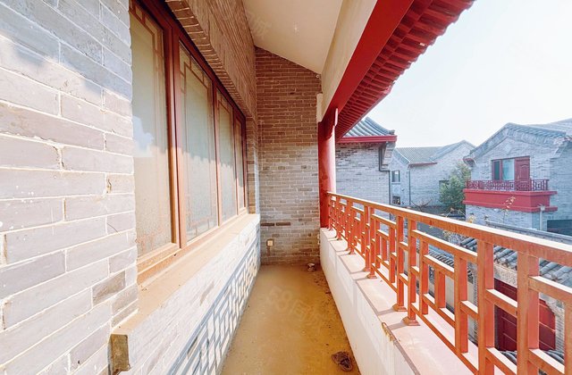 光岳府 临湖近 带四个停车位 独栋 一圈院子 看房方便