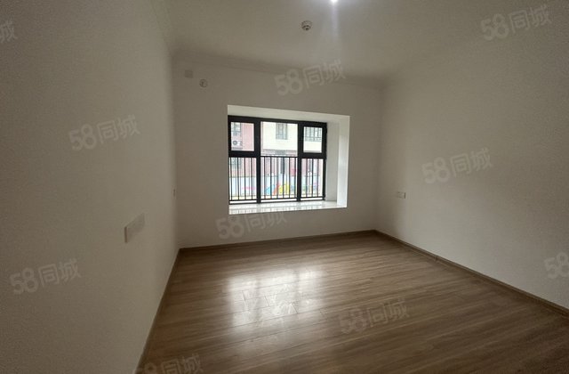 二中附近碧桂园翡丽湾 四室 新房未住 带车位