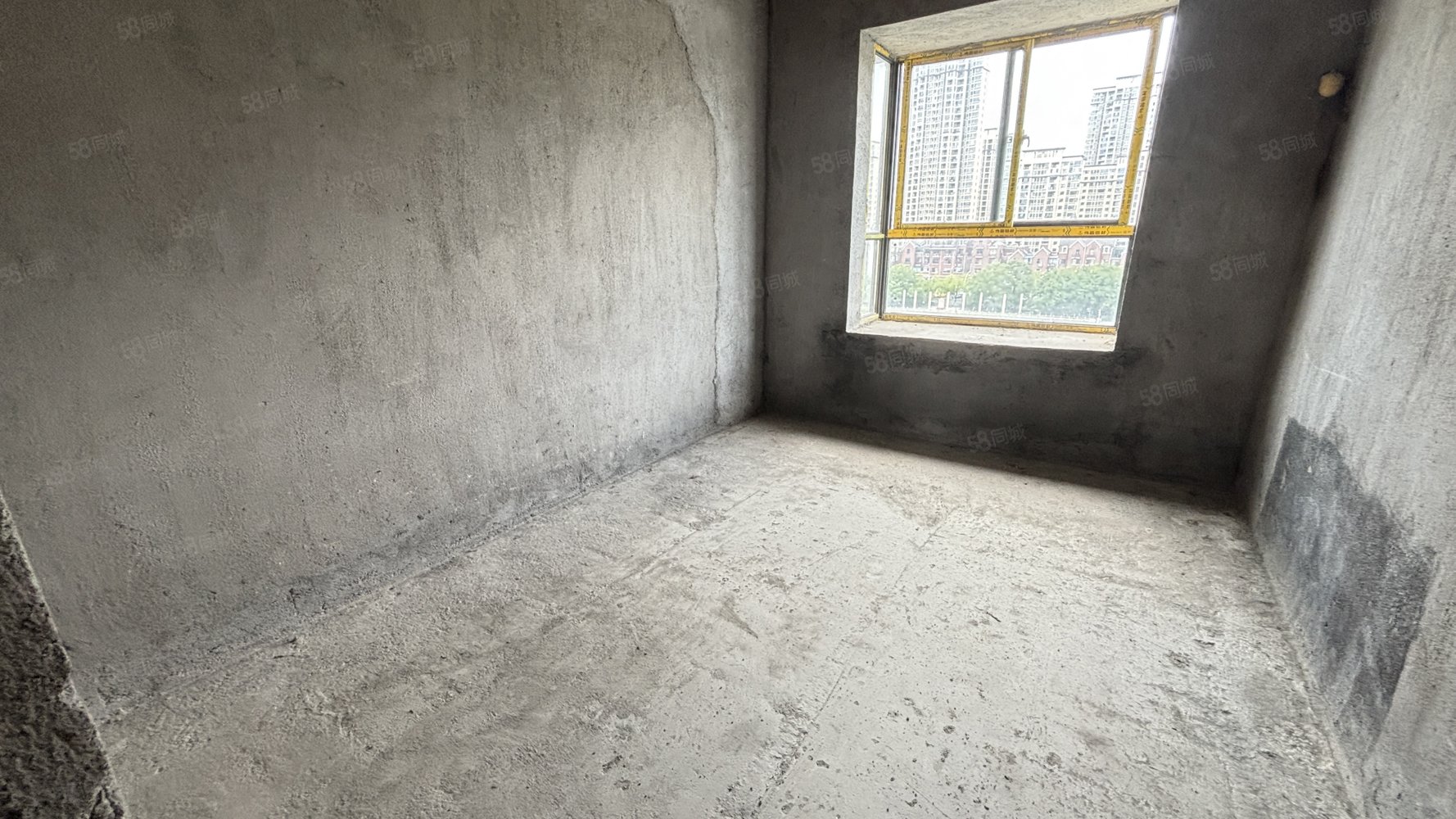 秀江印象7室2厅2卫270㎡南北150万