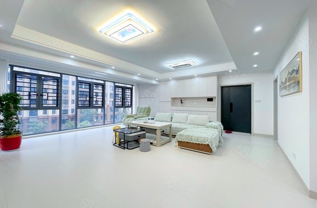 裕田奥莱小镇4室2厅140.26㎡119.8万二手房图片