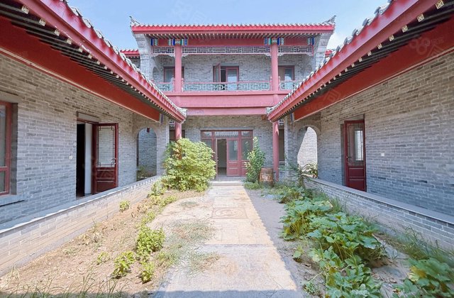 古楼 光岳府 传承四合院 毛坯临湖近 房东诚心出售 价格可议