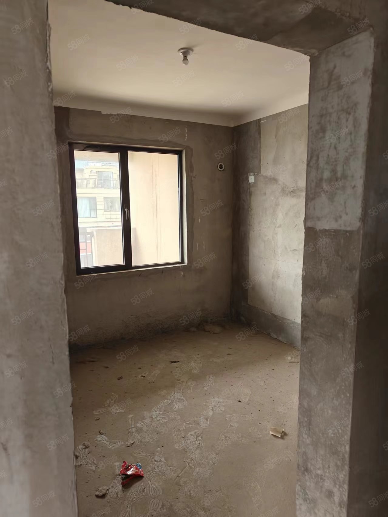 中铁诺德逸都4室2厅2卫142㎡南110万