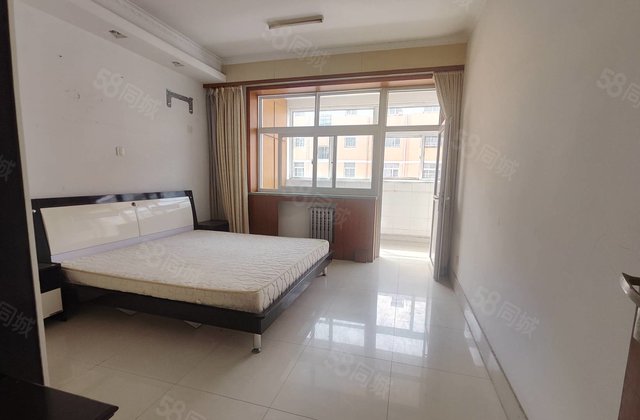 急售！紧邻电大！3室2卫！大阳台！带阳面车库！停车方便