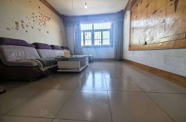 文轩本部 121平90万 三室朝阳 看发方便