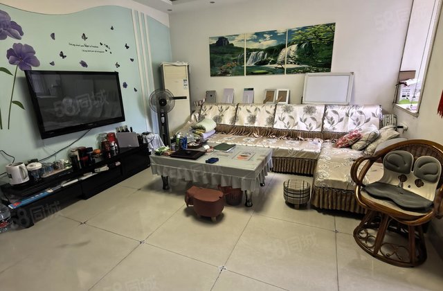 香江附近 月亮湾A区 三室两厅 阳光实验 带阁楼 带车储