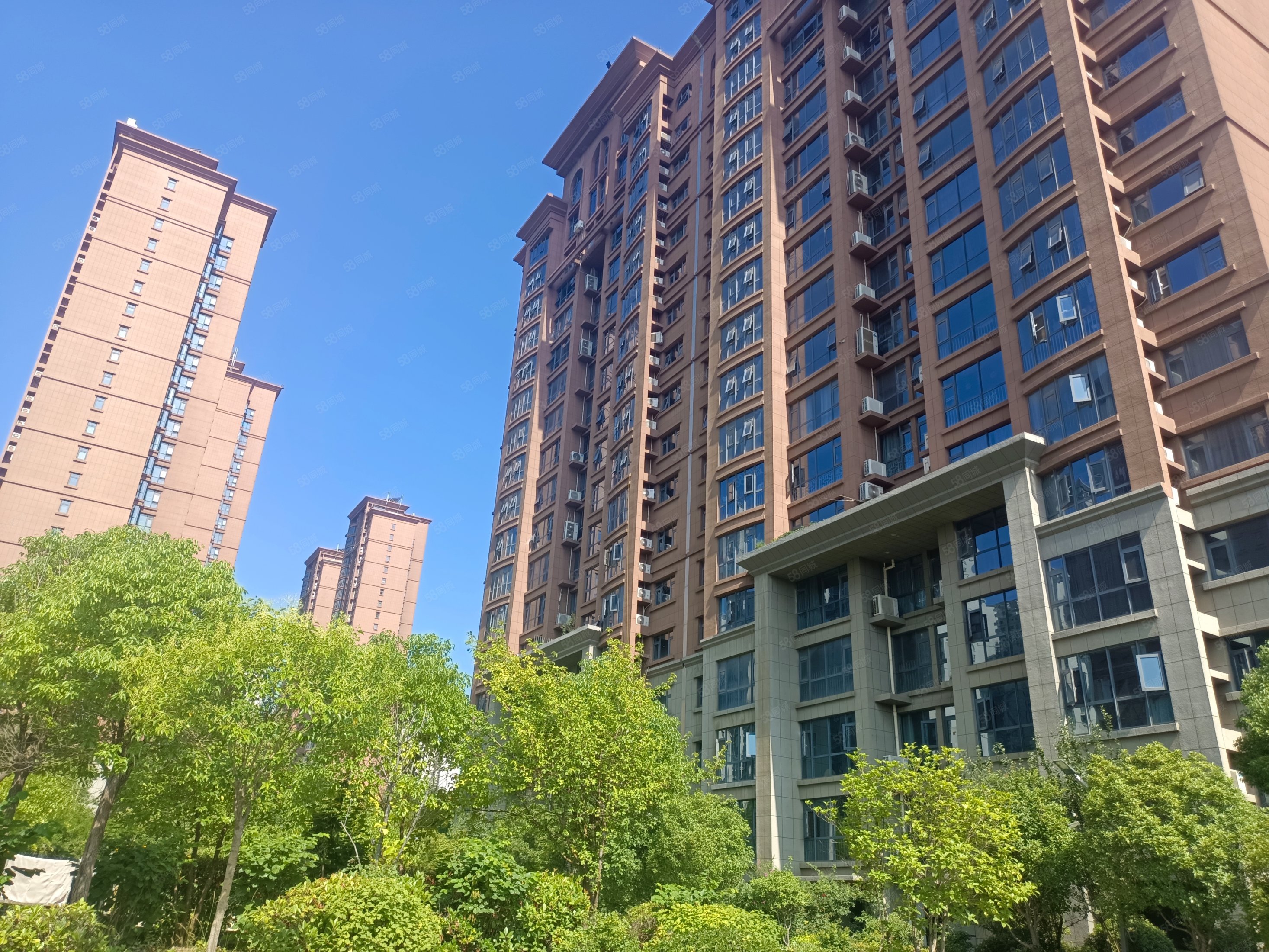 精装修 送车位储藏室 紧邻东湖公园 ,湖西景苑(a区)-枣庄58同城