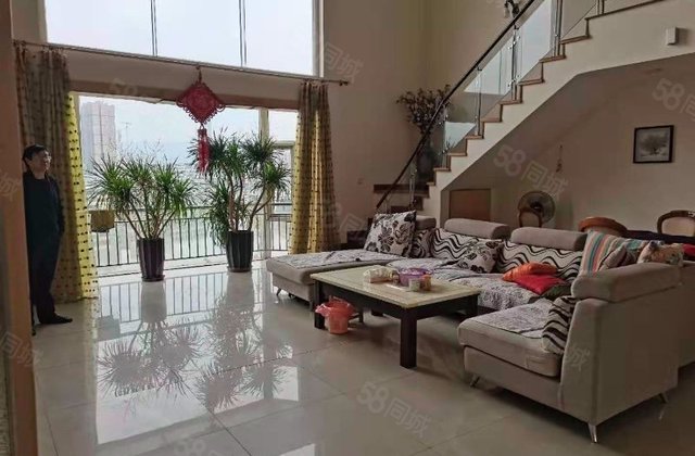 紫霞苑5室2厅297㎡96万二手房图片