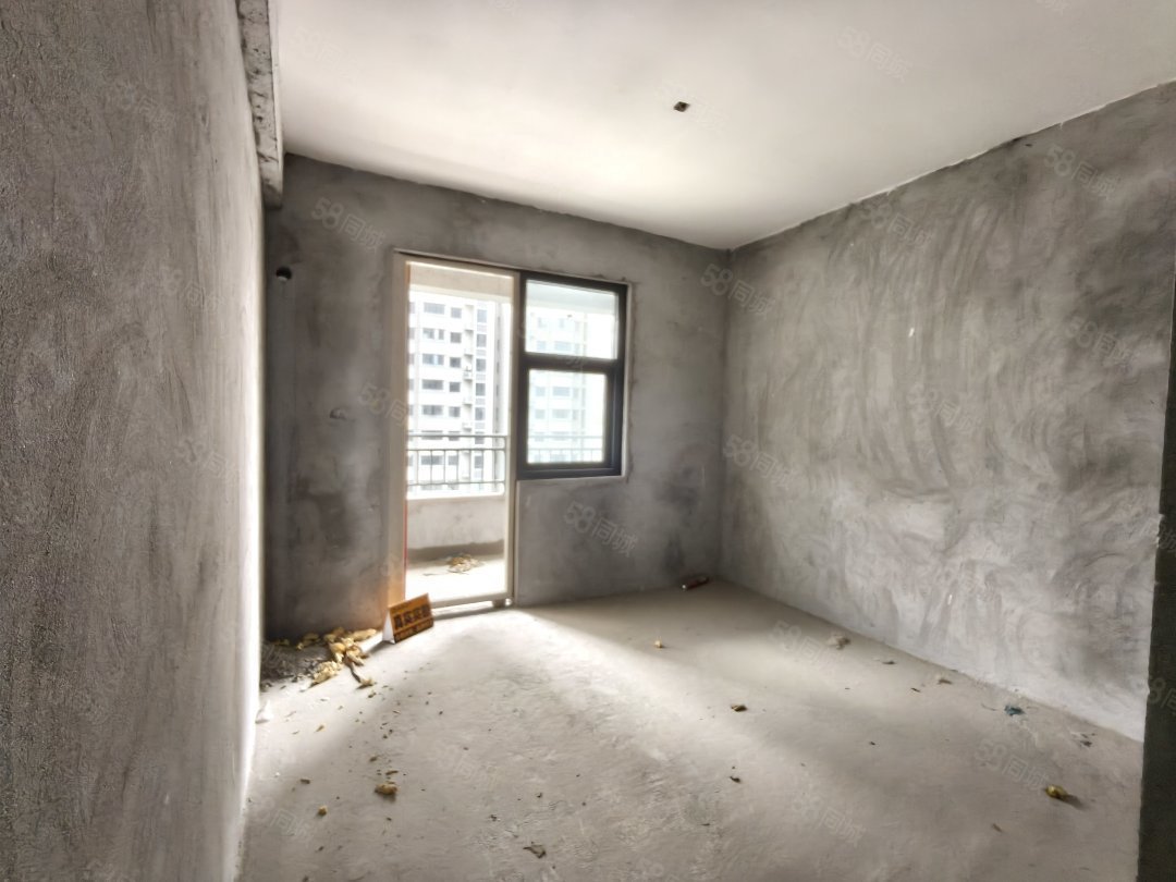 常隆花园3室2厅1卫104㎡南北48万