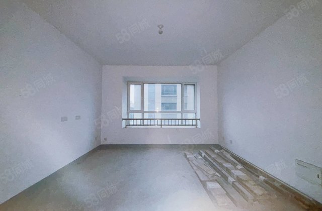 民生凤凰城8号院 双卫生间 楼龄新 南北通透 正规商品房