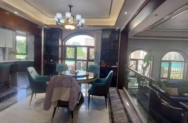 翡翠城别墅报价400多万四室两厅四卫