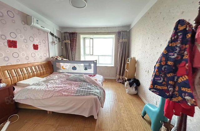 业主急售月亮湾河景房 三室两厅两卫 中间好楼层 南北通透