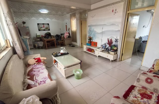 急售带大露台香江三里铺小区阳光实验附近带储藏室免大税随时看房