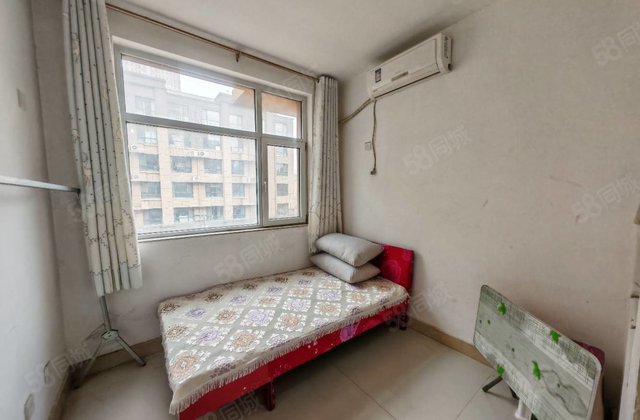 市中心，刚需两室，多层三楼，地暖，2016年交房，随时看房