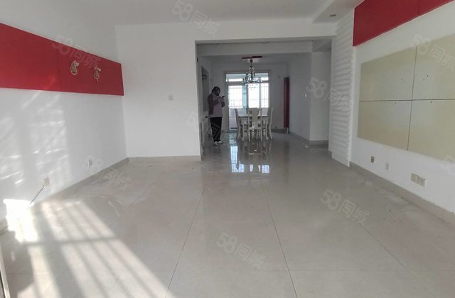 香江阳光实妇幼附近验鸿顺电梯洋房四室双阳台停车方便