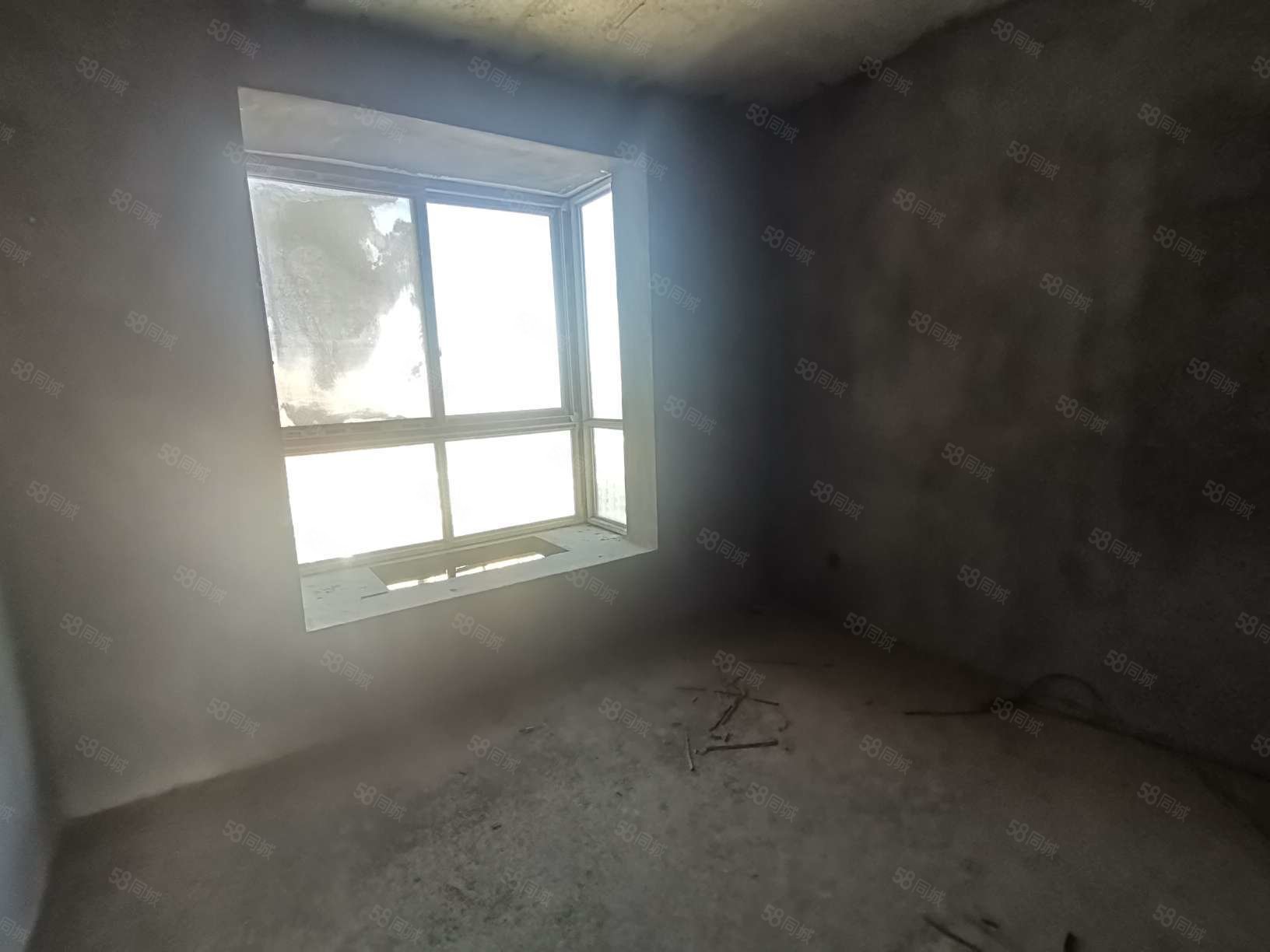 皓景丽苑3室2厅2卫118.68㎡南北53.8万